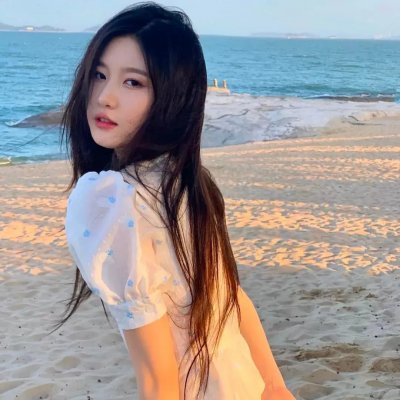 她在灯火阑珊处